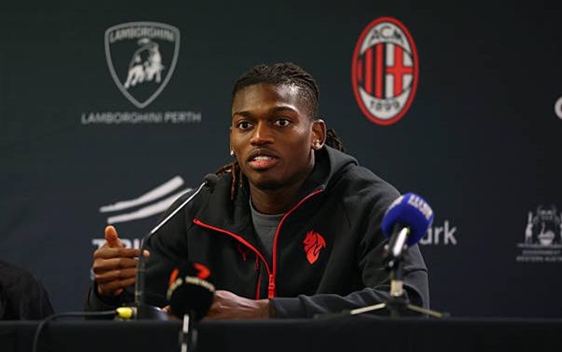 AC Milan dưới thời Allegri: Cuộc cách mạng 3-5-2 và thách thức Rafael Leao